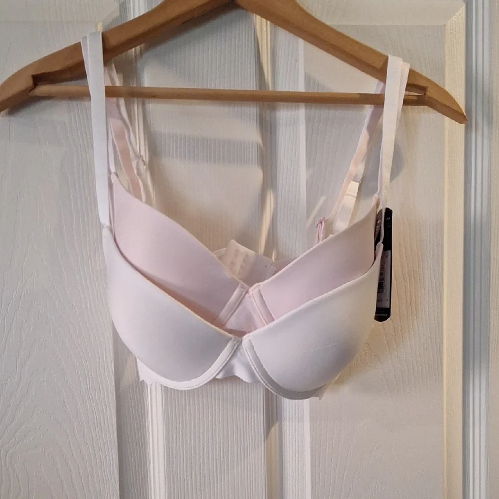Maidenform Bras 34C - Classic White And Light Pink‎